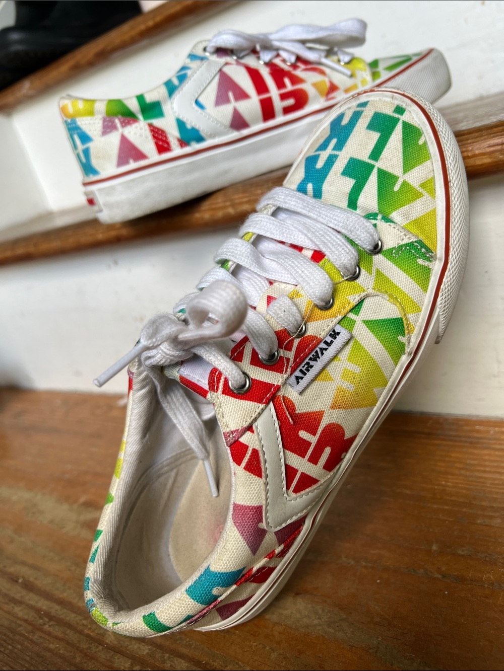 Airwalk Alya-J Rainbow Print Tennis Sneaker Shoes. Letter Print - size 7.5